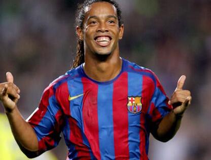 足球场上的精灵罗纳尔迪尼奥,足球巴西老球王