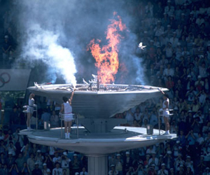 历届奥运会火炬圣火点火仪式,往届奥运圣火点火仪式