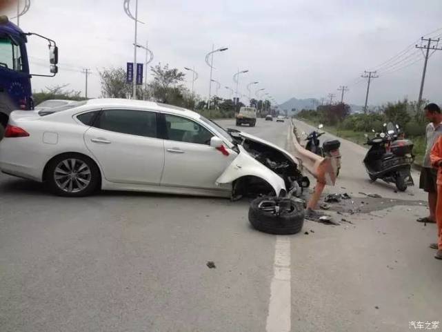 为啥不能劳累驾驶？新车撞报废算轻的，还好能捡回一条命！