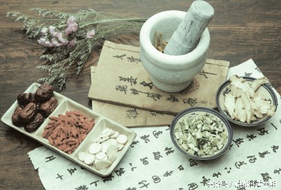 肿瘤靶向药导致的手足皲裂和皮疹怎么办？