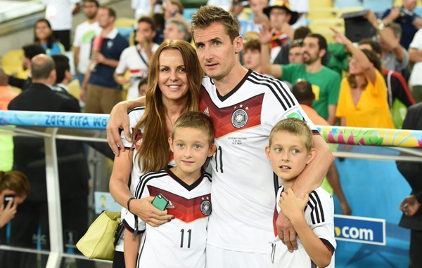 七夕策划：只愿君心似我心-足坛10大“终成眷属”