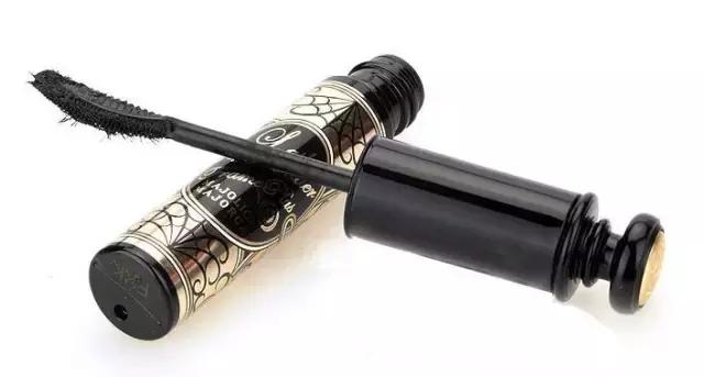 妹纸你的妆都糊了，还怎么撩男神？