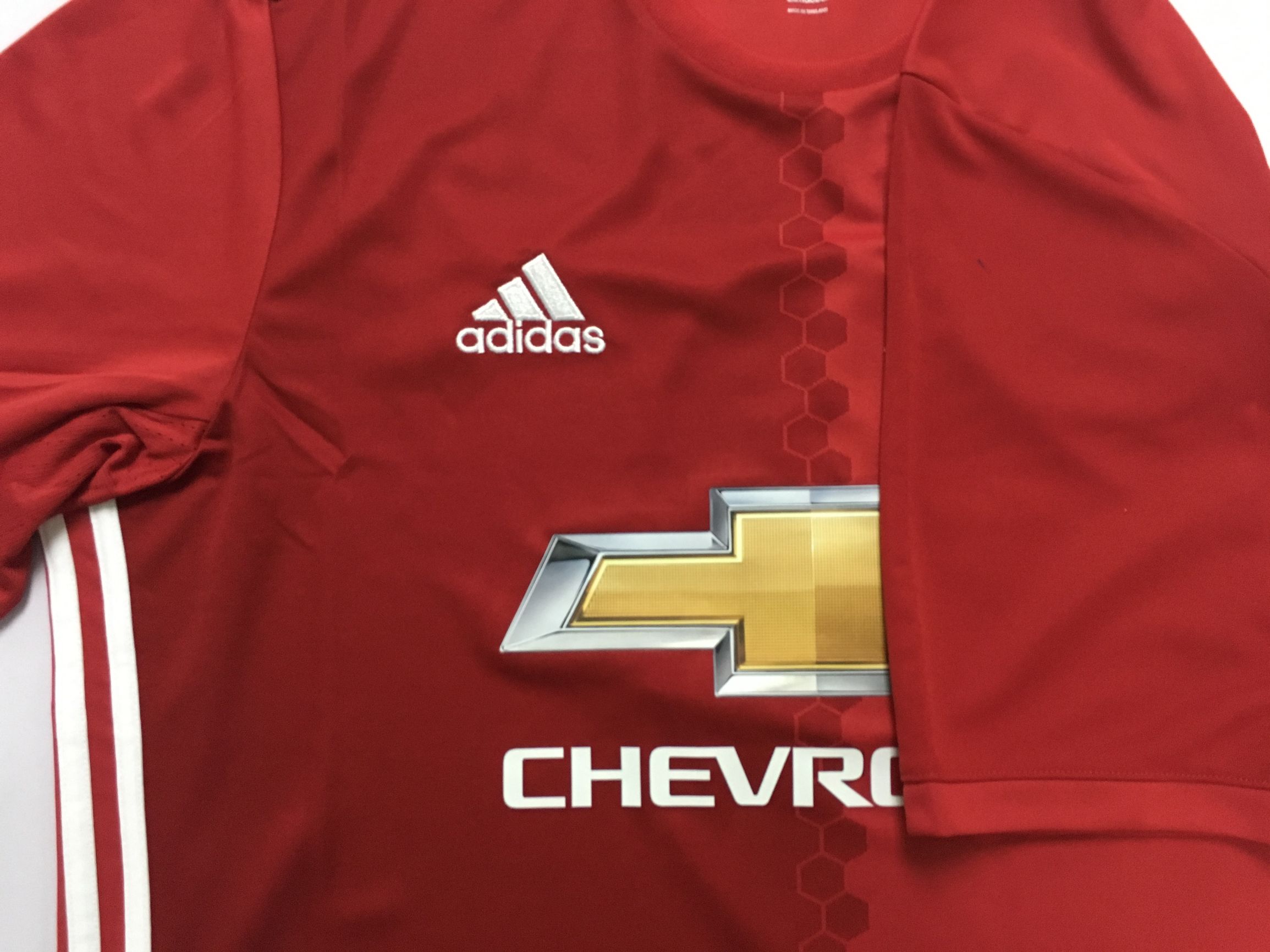 曼联16-17赛季,曼联2021球衣球员版和球迷版区别