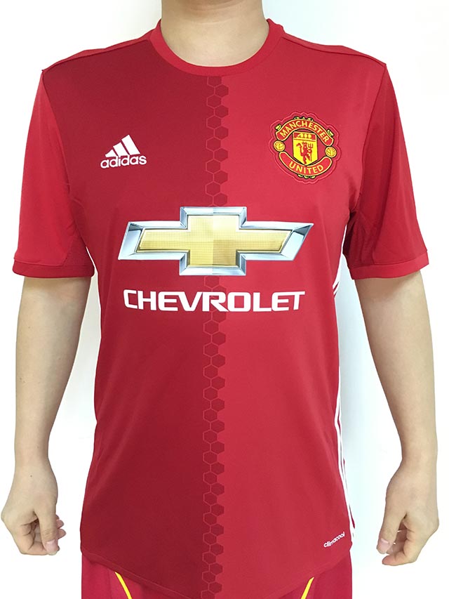 曼联16-17赛季,曼联2021球衣球员版和球迷版区别