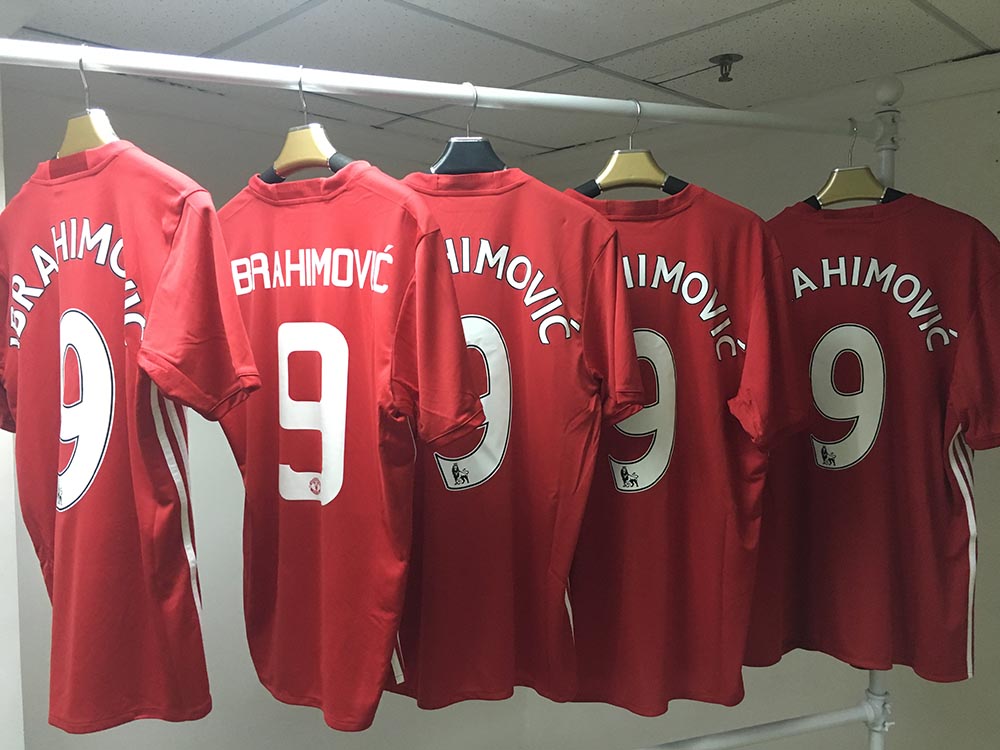 超爆款!曼联“上帝”伊布联赛/杯赛印号评测+英超真假臂章区别