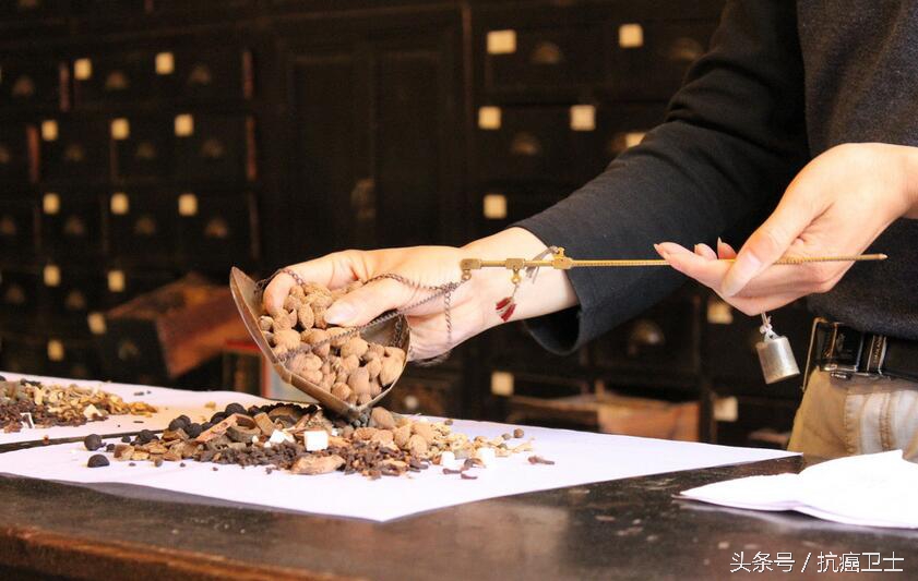 恶性肿瘤晚期咳嗽痰多恶心,肿瘤早期咳嗽痰多是什么原因