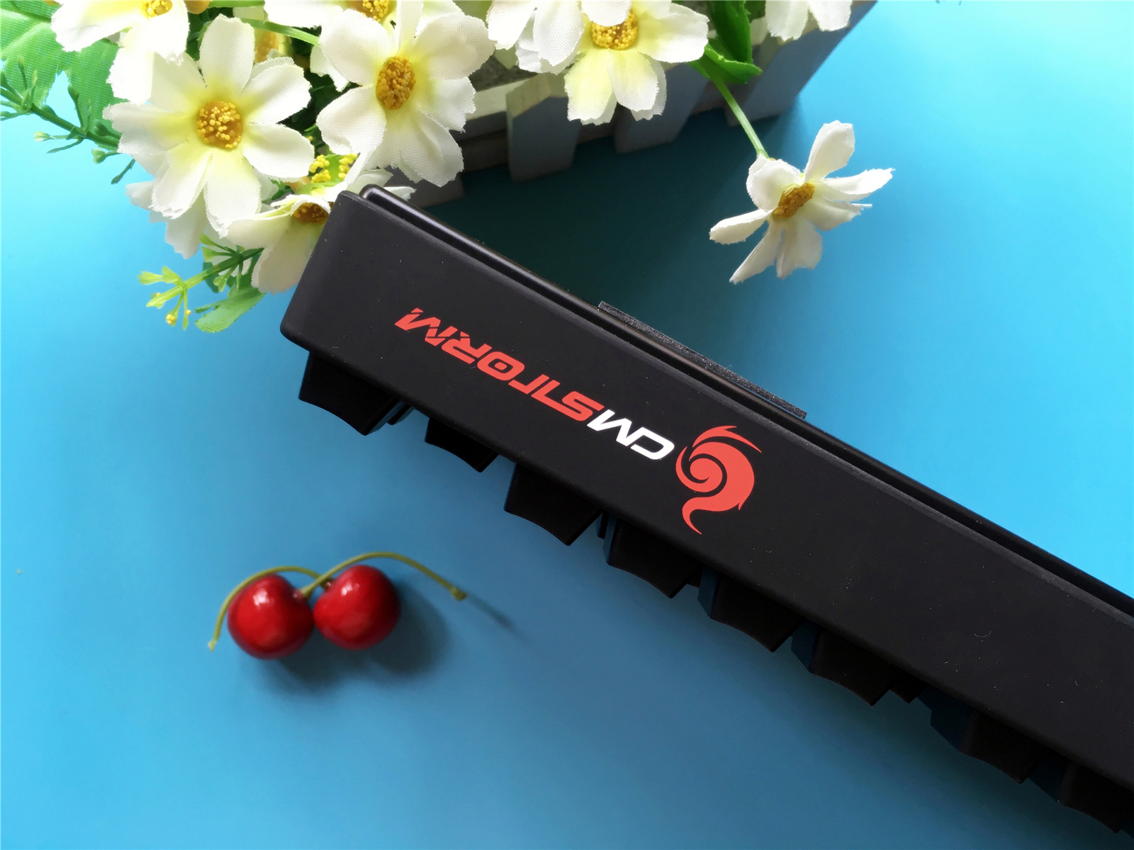 酷冷至尊烈焰枪xt绿轴,酷冷至尊烈焰枪xtv2键盘