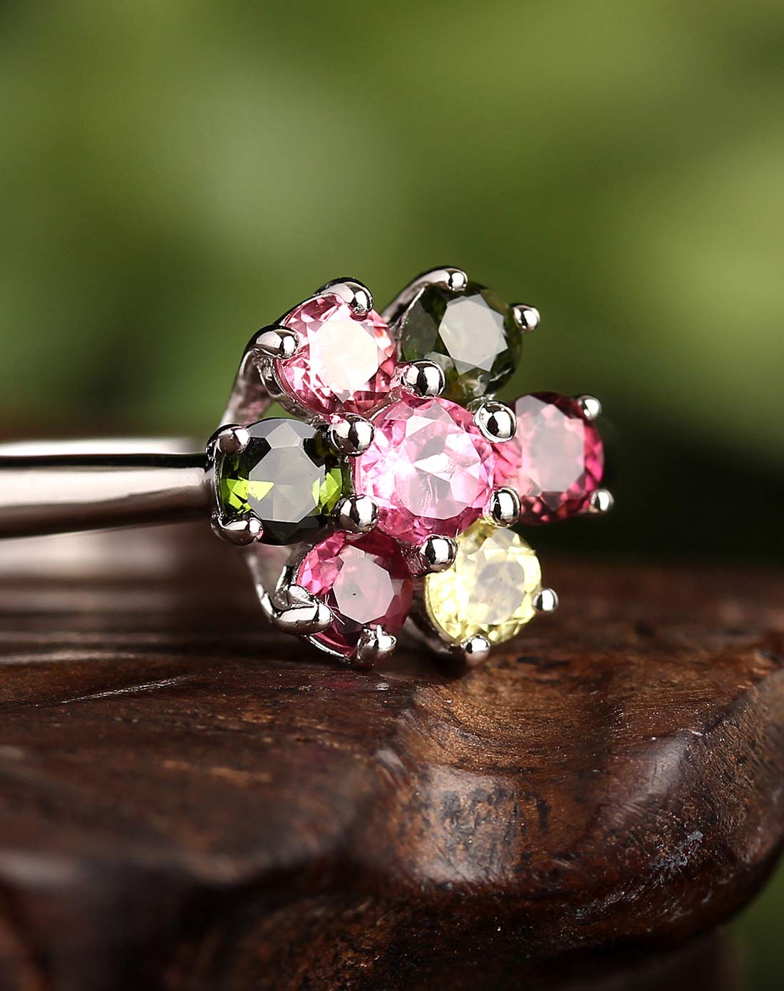 碧玺石榴石红宝石蓝宝石哪个好,碧玺彩色蓝宝石