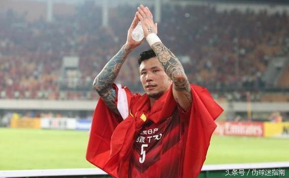 足球球员是干什么的,足球运动员职责