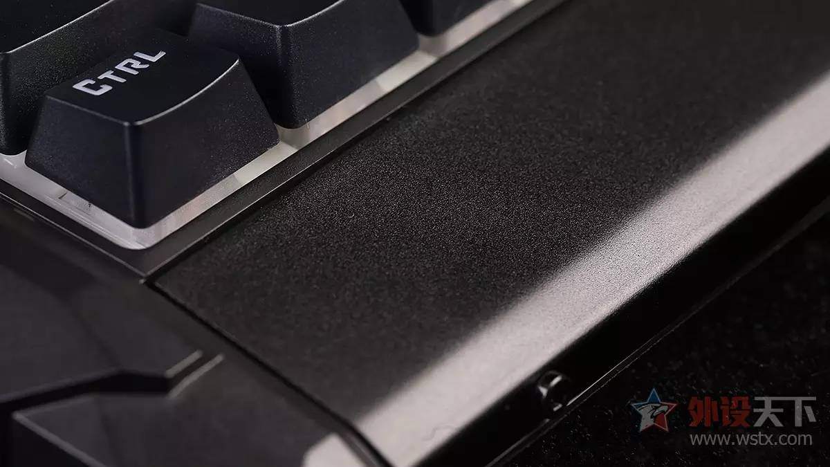 惠普gk200机械键盘测评,惠普GK320灰木轴机械键盘