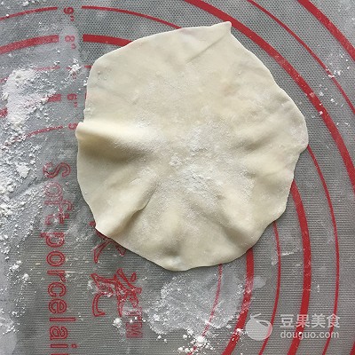 鲜汁四溢的小笼汤包——附详细包子手法图