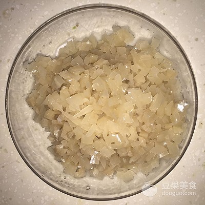 鲜汁四溢的小笼汤包——附详细包子手法图