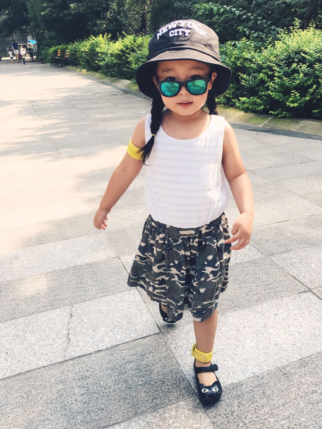 童装年底全场清仓,童装大清仓视频