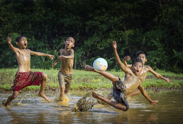 足球运动损伤的处理方法教案,常见足球运动的损伤的处理方法