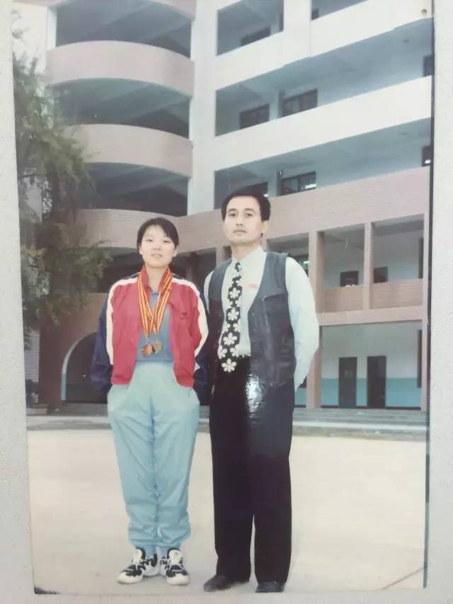 中国首金教练黄文红来自沙县！教练第一印象：不爱穿袜子的假小子