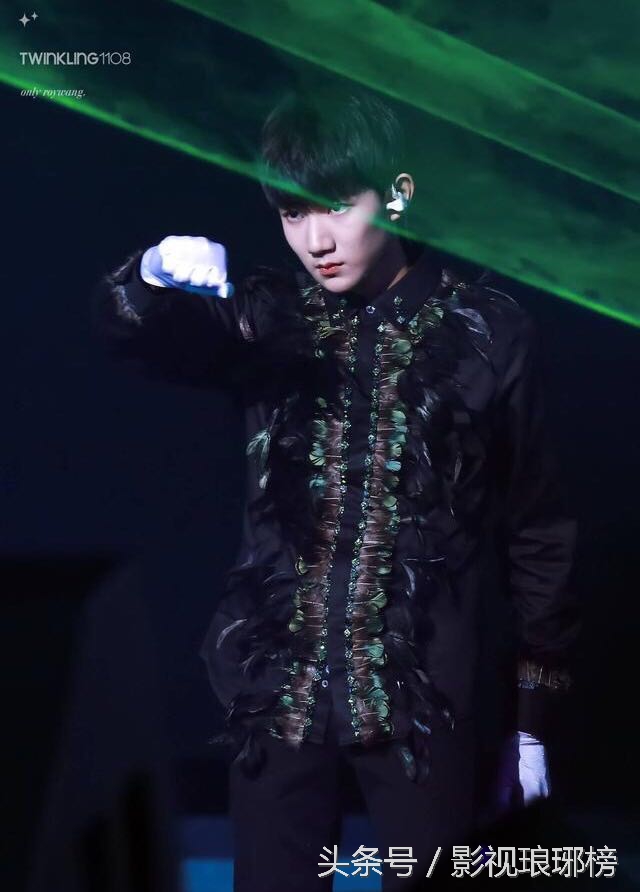 鹿晗张艺兴甜蜜瞬间,鹿晗张艺兴耍小动作