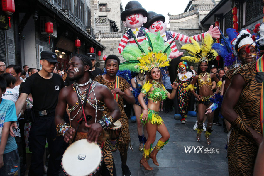 这个夏天巴西激情桑巴火了连山城小镇都是火辣辣的巴西女郎