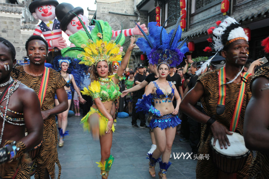这个夏天巴西激情桑巴火了连山城小镇都是火辣辣的巴西女郎