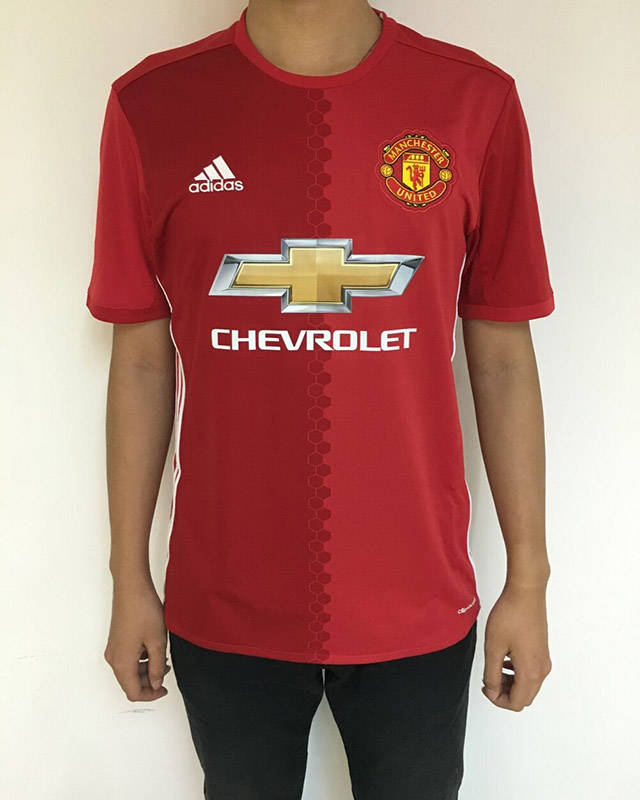 曼联16-17赛季,曼联2021球衣球员版和球迷版区别