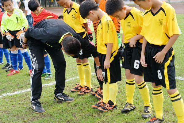 一个小错误毁掉足球生涯,这些坏习惯正在毁掉你