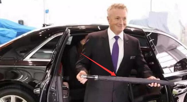 劳斯莱斯上一共有几把雨伞,劳斯莱斯的一把雨伞要多少钱