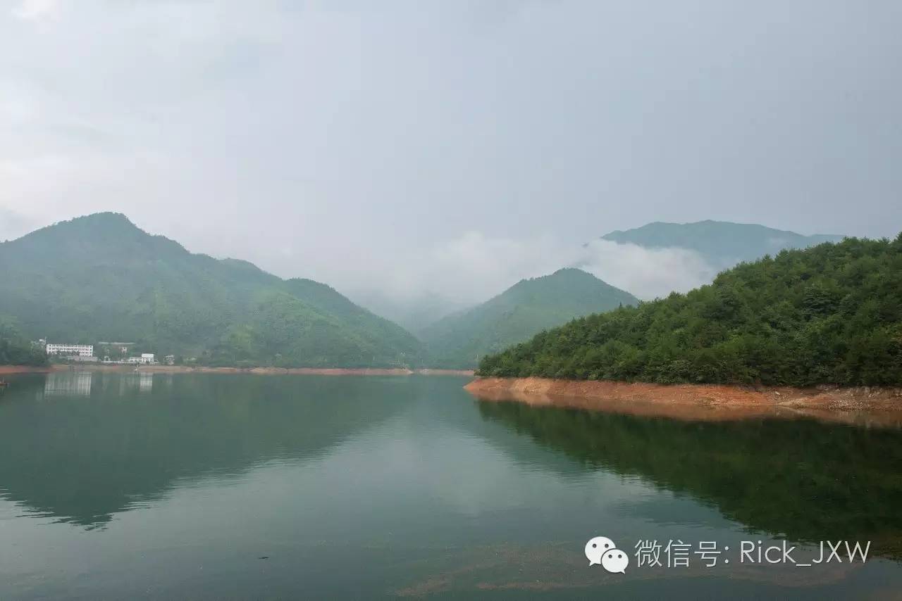 离广州最近的有草地湖泊的地方,离广州最近的山顶草原