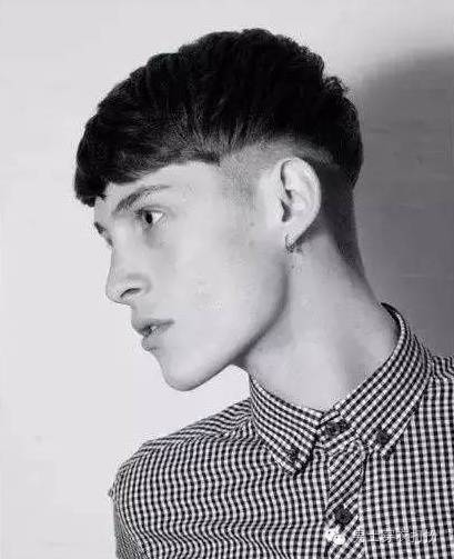 男生头发细软鹅蛋脸适合什么发型,头发细软的男生适合短发还是长发