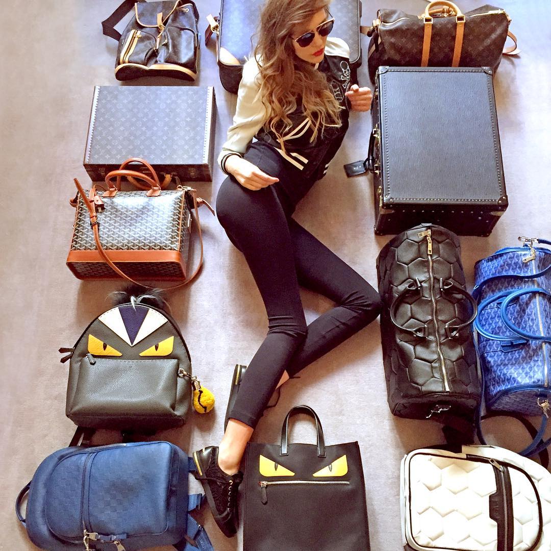 晒*过包**时了！这个白富美有数不清的配饰