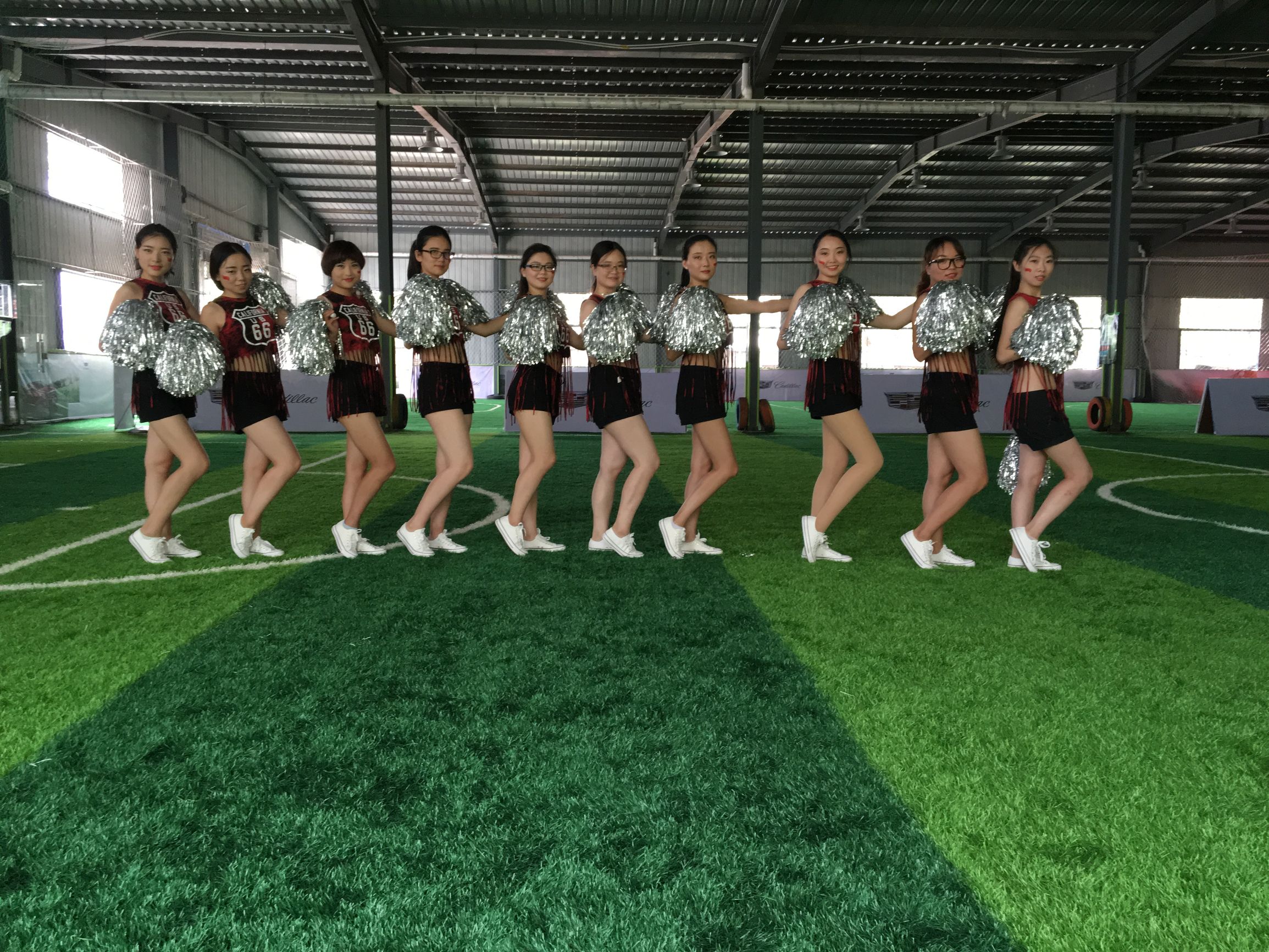 绿荫赛场战意浓和君学子情谊深--“梵恩诗杯”和君陕西足球赛