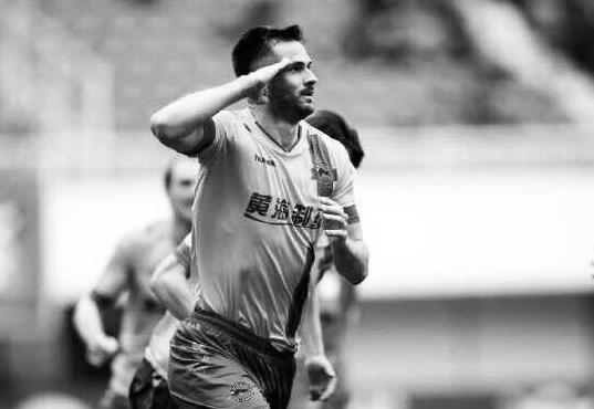 足坛球员猝死事件,历史上足球比赛猝死的人