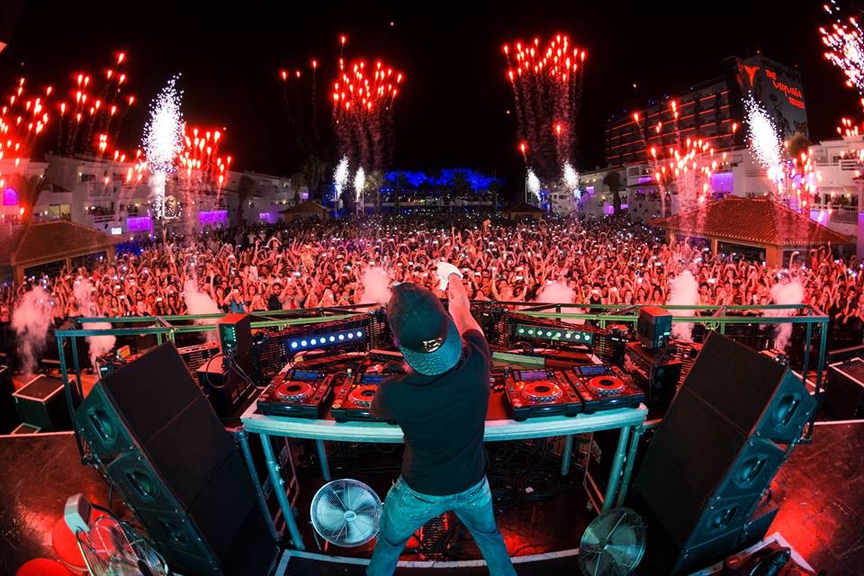 avicii现场电音,avicii电音节现场