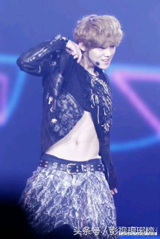 鹿晗张艺兴甜蜜瞬间,鹿晗张艺兴耍小动作