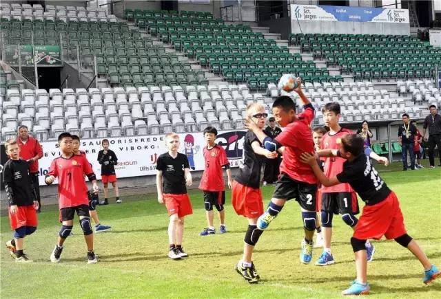 又一个世界冠军诞生！这回不在巴西，在丹麦，还是一群鄞州小学生