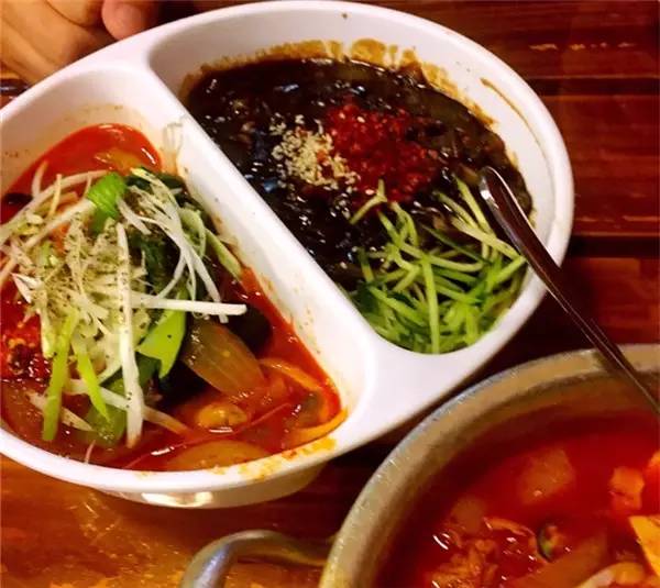 西安钟楼附近四星酒店推荐,西安钟楼附近高档饭店推荐