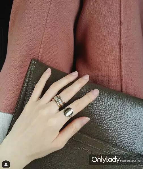 韩剧女主角同款耳坠,韩剧中的珠宝首饰