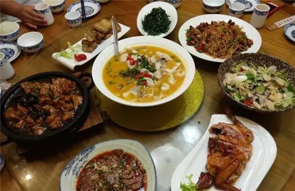 西安钟楼附近四星酒店推荐,西安钟楼附近高档饭店推荐