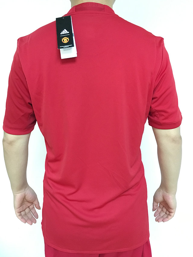 曼联16-17赛季,曼联2021球衣球员版和球迷版区别