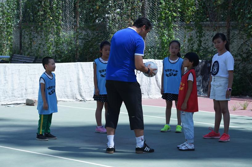 璇昏懀瓒崇悆,璇昏懀