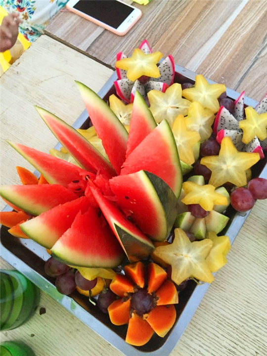 三亚旅行结婚纪念日,小两口结婚纪念日在家过二人世界