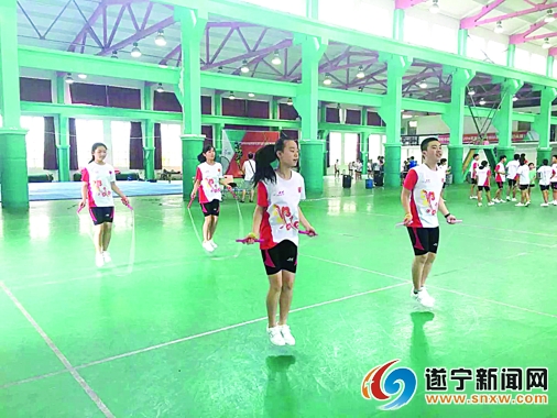 三人组花样跳绳比赛世界冠军,遂宁七中跳绳比赛