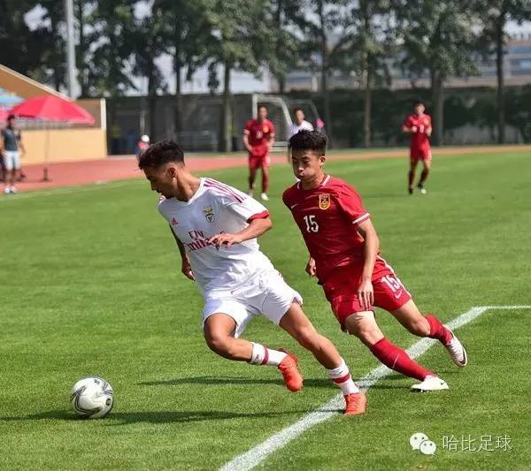 开场哨河南首例！足球小将用双脚叩开清华大门；武汉青训中卫97小将加盟恒大；从潍坊杯看国外俱乐部青训