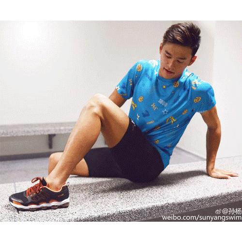 舔屏有一种喷鼻血的方式，叫中国奥运男神！