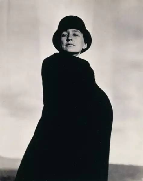 看展｜GeorgiaOKeeffe回顾展盛放泰特新馆