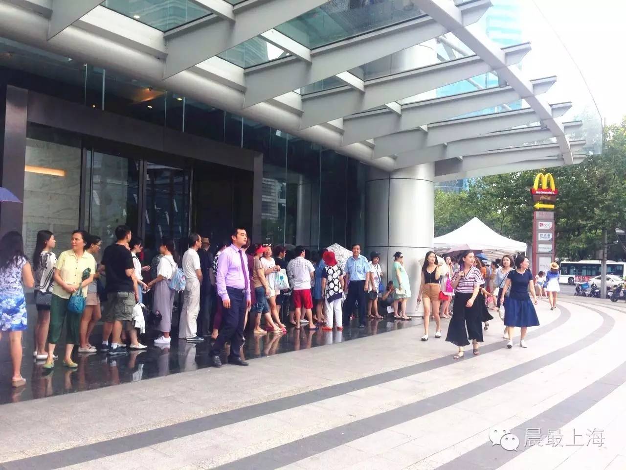 探路子|用尽体内洪荒之力，终于进入中服免税店，结果