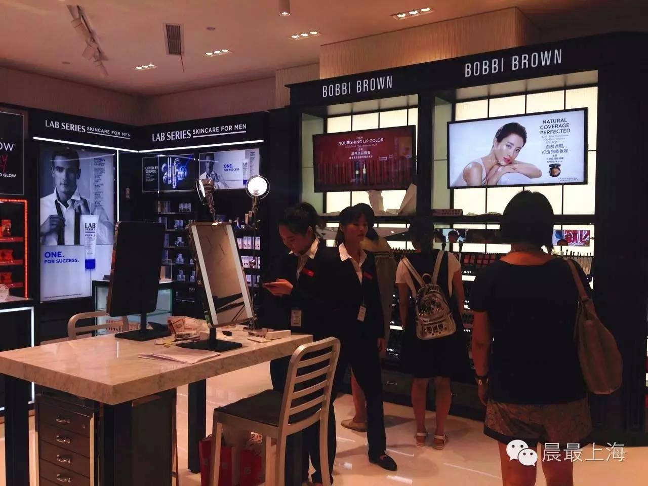 探路子|用尽体内洪荒之力，终于进入中服免税店，结果