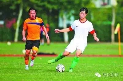 开场哨河南首例！足球小将用双脚叩开清华大门；武汉青训中卫97小将加盟恒大；从潍坊杯看国外俱乐部青训