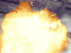 别人都光着，这货穿了个裤衩，嗯，一定是搓澡的！