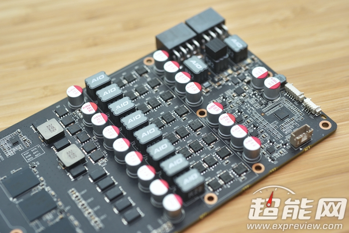 索泰1070至尊plusoc测评,索泰gtx1070至尊plus有灯光吗