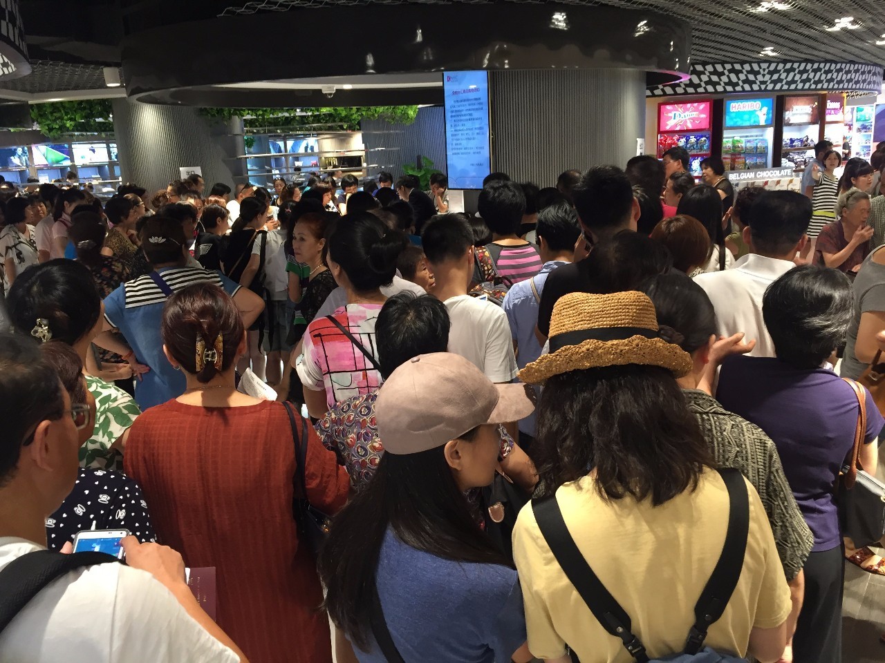 上海市内免税店,上海最大的免税店买手机