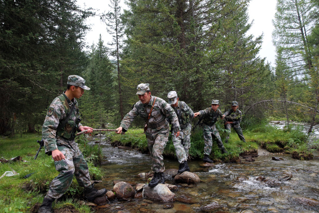 探访边防战士,探访边疆哨所